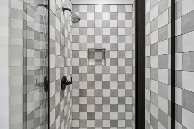 202 Finch Dr, La Vergne, TN 37086