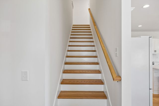 202 Finch Dr, La Vergne, TN 37086