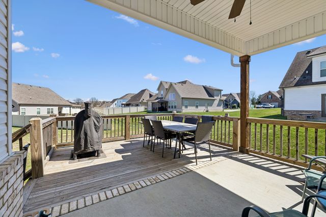 202 Finch Dr, La Vergne, TN 37086