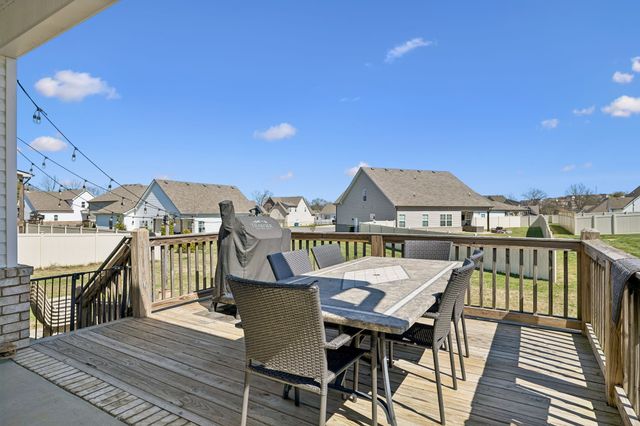 202 Finch Dr, La Vergne, TN 37086