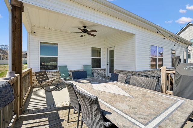 202 Finch Dr, La Vergne, TN 37086