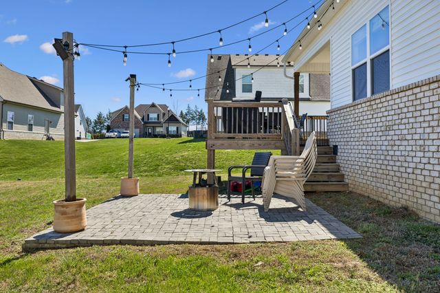 202 Finch Dr, La Vergne, TN 37086