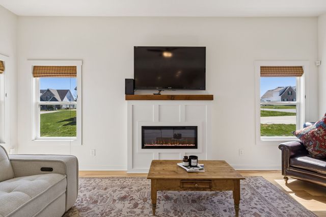 202 Finch Dr, La Vergne, TN 37086