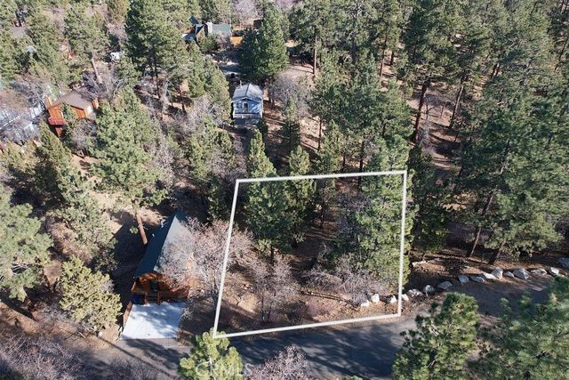 899 Kern Avenue, Sugarloaf, CA 92386