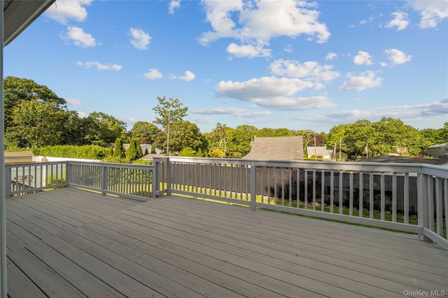 31 Concord Road, Shirley, NY 11967