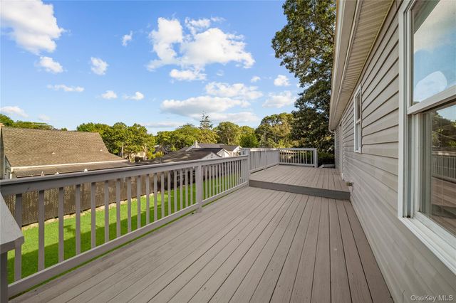31 Concord Road, Shirley, NY 11967