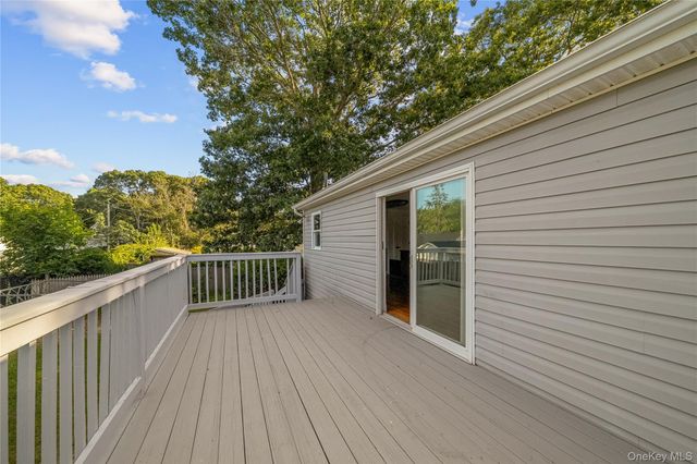 31 Concord Road, Shirley, NY 11967