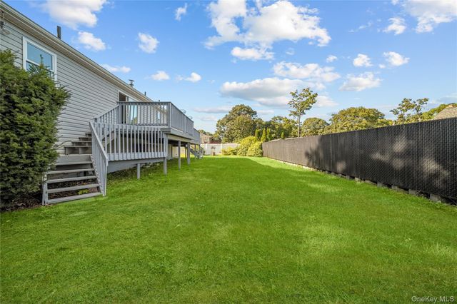 31 Concord Road, Shirley, NY 11967