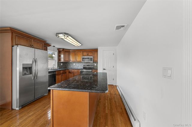31 Concord Road, Shirley, NY 11967