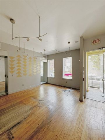 209 S Craig, Oakland, PA 15213