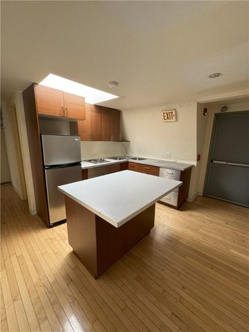 209 S Craig, Oakland, PA 15213