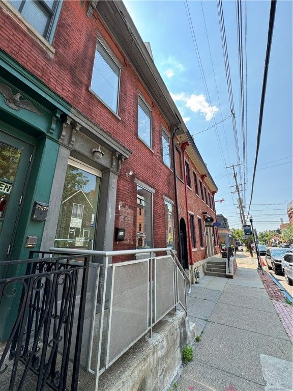 209 S Craig, Oakland, PA 15213