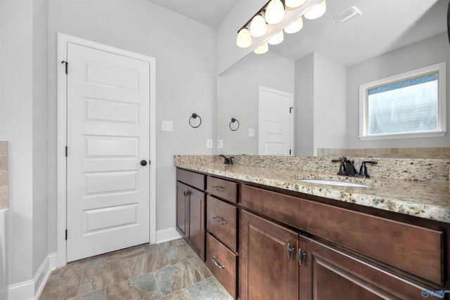 27290 Dieken Drive, Athens, AL 35613