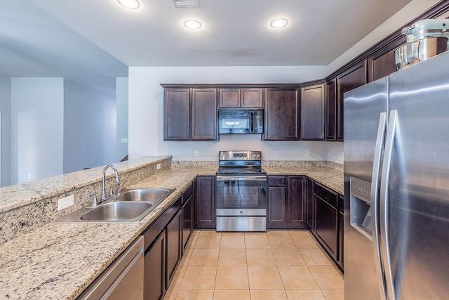 418 Cypress Garden Dr, Houma, LA 70364