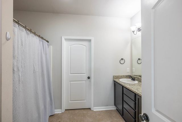 418 Cypress Garden Dr, Houma, LA 70364