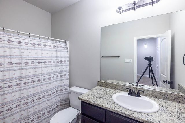 418 Cypress Garden Dr, Houma, LA 70364