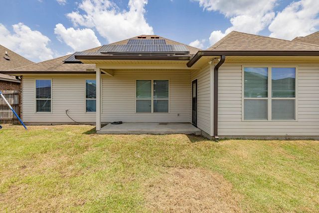 418 Cypress Garden Dr, Houma, LA 70364
