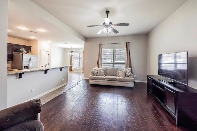 418 Cypress Garden Dr, Houma, LA 70364