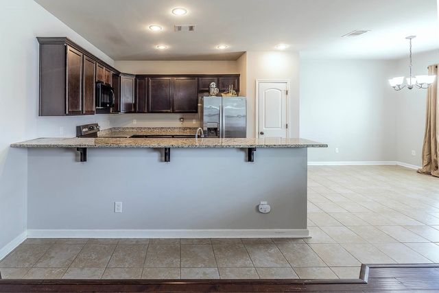 418 Cypress Garden Dr, Houma, LA 70364