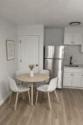 31 Vine St 37, Weymouth, MA 02188