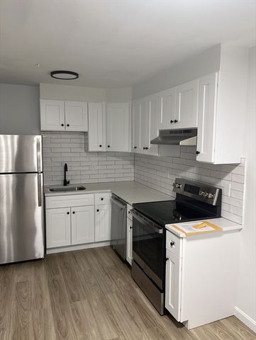 31 Vine St 37, Weymouth, MA 02188