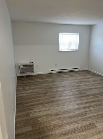 31 Vine St 37, Weymouth, MA 02188