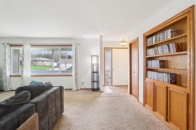 917 Kriedeman Drive, Stoughton, WI 53589