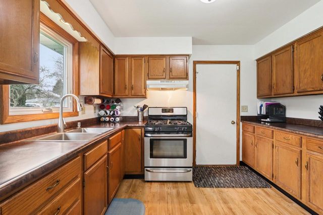 917 Kriedeman Drive, Stoughton, WI 53589