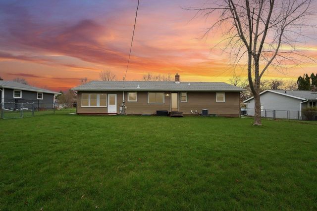 917 Kriedeman Drive, Stoughton, WI 53589