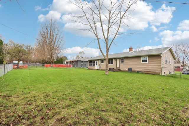 917 Kriedeman Drive, Stoughton, WI 53589