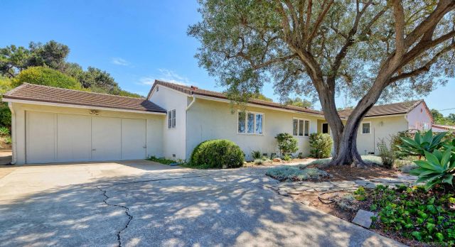 6381 Castejon, La Jolla, CA 92037