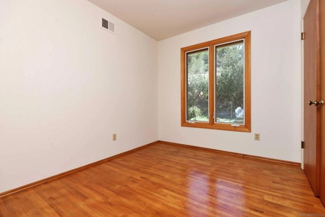 6381 Castejon, La Jolla, CA 92037