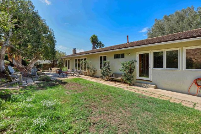 6381 Castejon, La Jolla, CA 92037