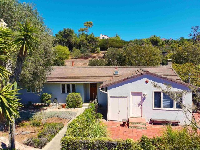 6381 Castejon, La Jolla, CA 92037