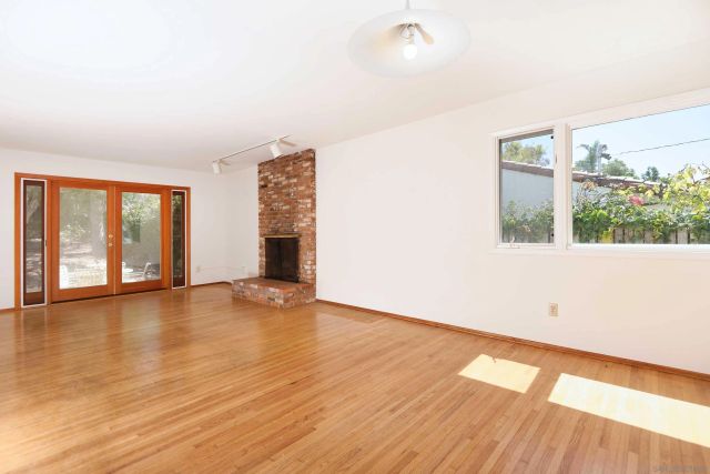 6381 Castejon, La Jolla, CA 92037