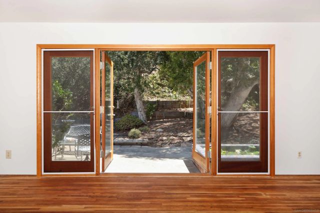 6381 Castejon, La Jolla, CA 92037