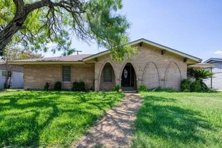 214 Sabine St, Portland, TX 78374