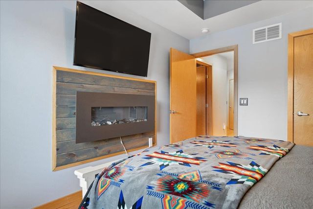 9368 Old Sauk Road, Middleton, WI 53562