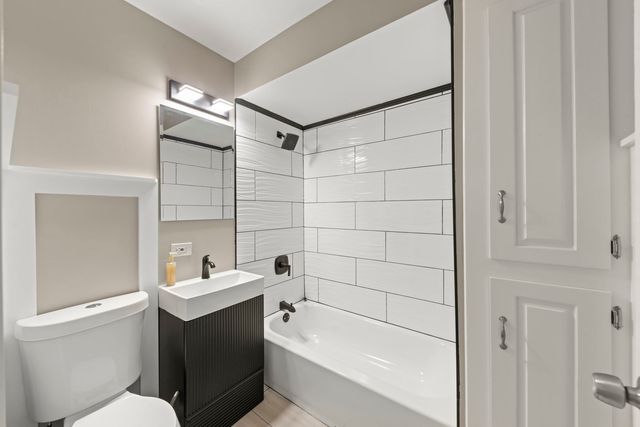 5817 W 64th Street, Chicago, IL 60638