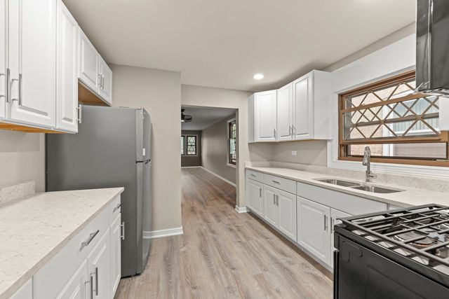 5817 W 64th Street, Chicago, IL 60638