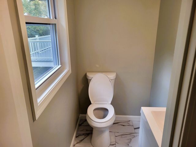 389 Breakneck Rd, Southbridge, MA 01550