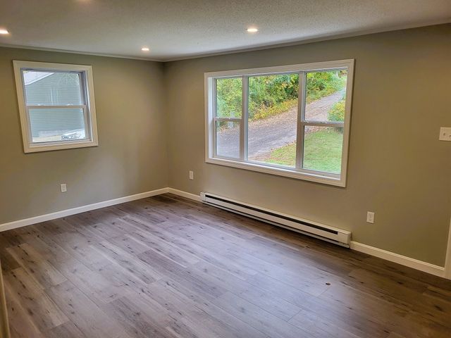 389 Breakneck Rd, Southbridge, MA 01550