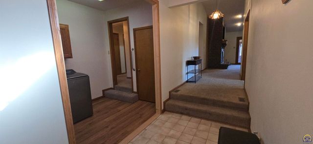 9020 SW Wanamaker Rd, Wakarusa, KS 66546