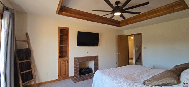 9020 SW Wanamaker Rd, Wakarusa, KS 66546