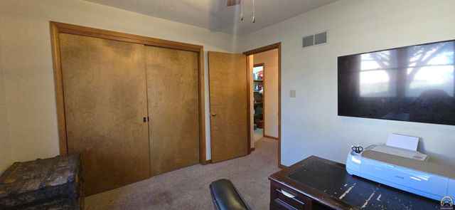 9020 SW Wanamaker Rd, Wakarusa, KS 66546