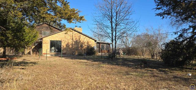 9020 SW Wanamaker Rd, Wakarusa, KS 66546