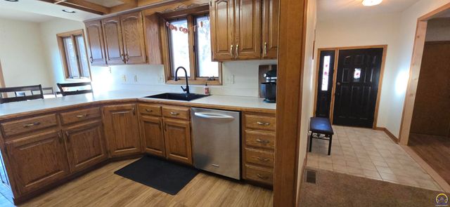 9020 SW Wanamaker Rd, Wakarusa, KS 66546