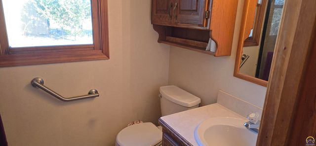 9020 SW Wanamaker Rd, Wakarusa, KS 66546