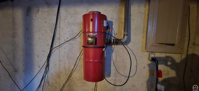 9020 SW Wanamaker Rd, Wakarusa, KS 66546