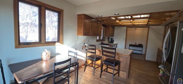 9020 SW Wanamaker Rd, Wakarusa, KS 66546